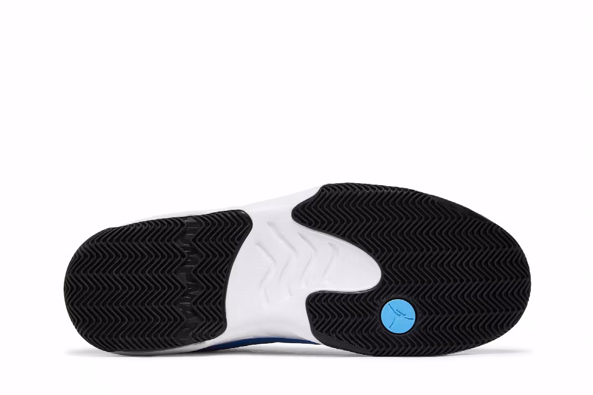 Air Jordan Max Aura 2 Black University Blue, view 5