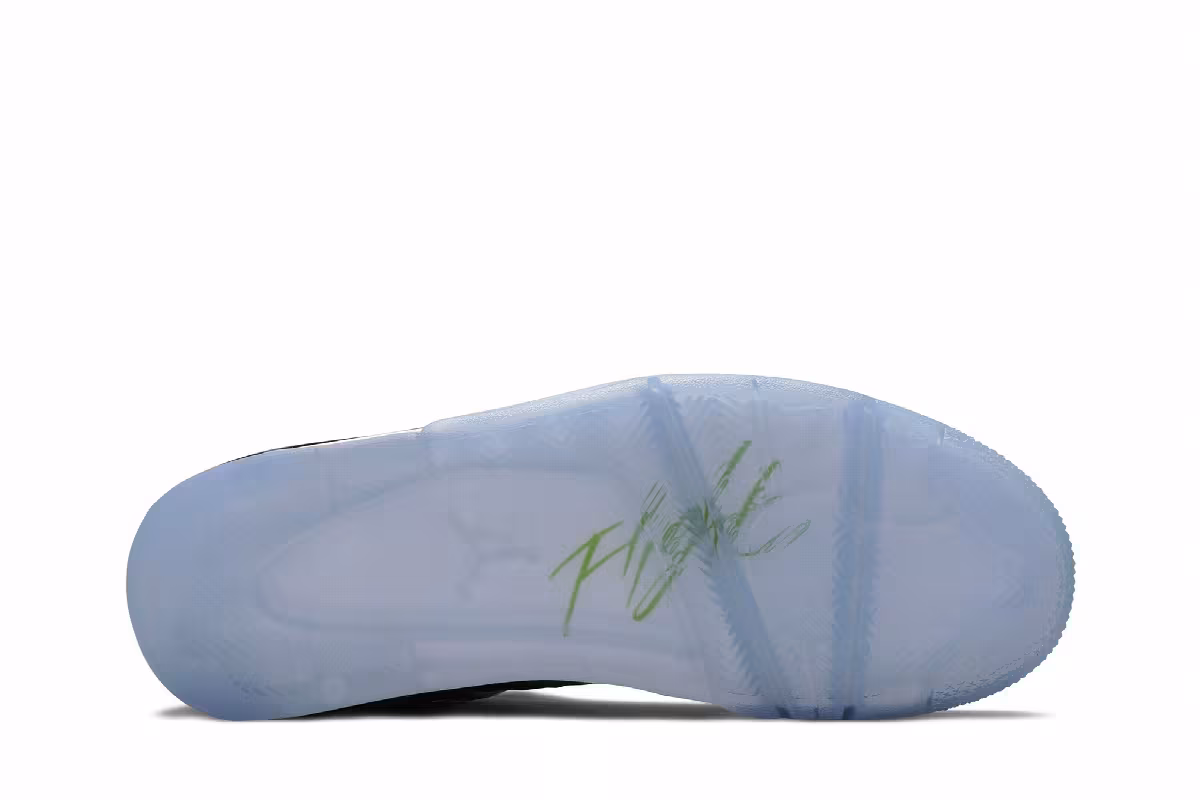 Mark Wahlburg x Air Jordan 4 Wahlburgers, view 5