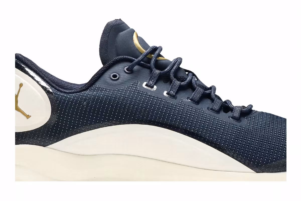 Air Jordan Zoom Tenacity Re2pect, view 3