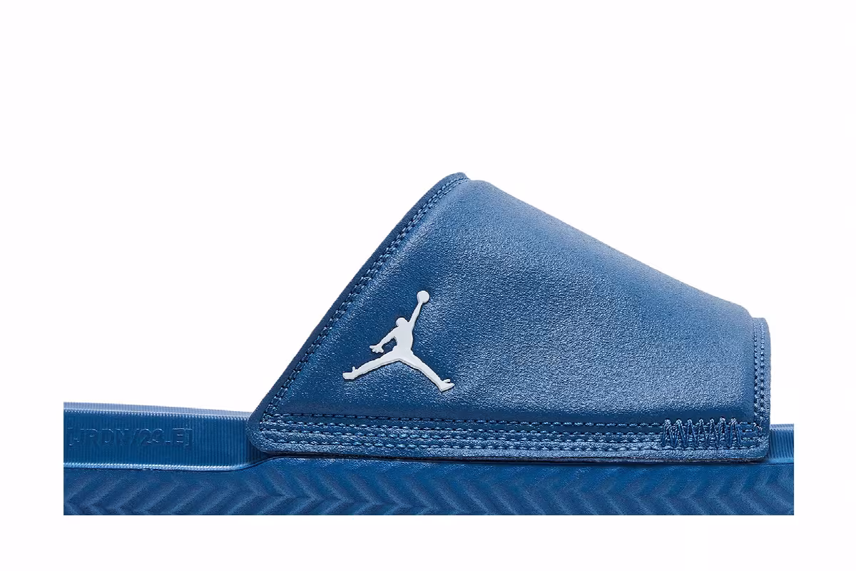 Air Jordan Play Slide True Blue, view 3