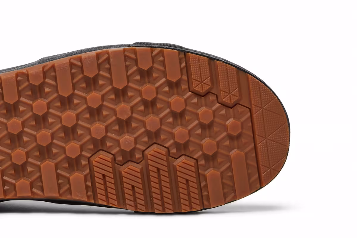 Vans Sk8-Hi MTE 2.0 Dachshund, view 6