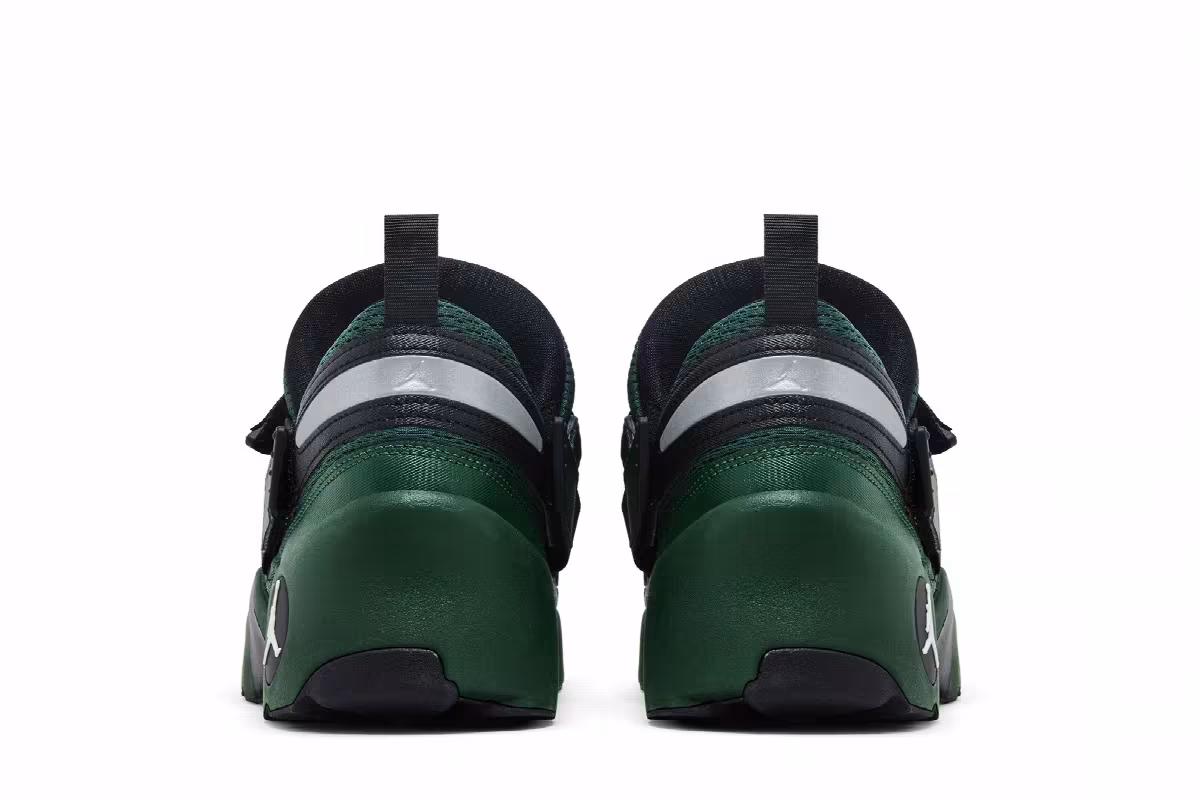 Air Jordan Women's Jordan Trunner LX Fir Green, view 7