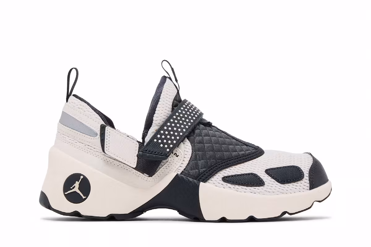 Air Jordan Women's Jordan Trunner LX Light Orewood Brown, view 2