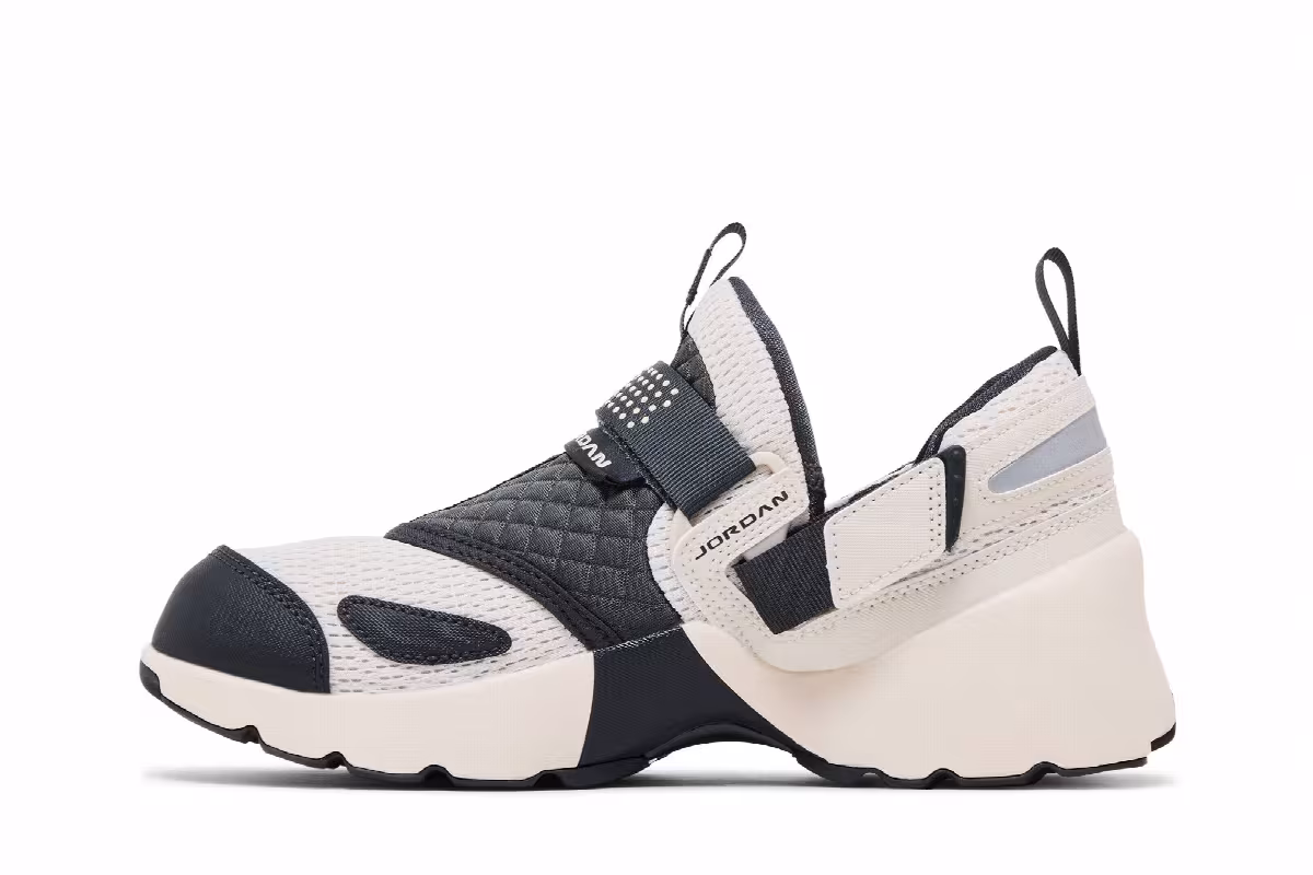 Air Jordan Women's Jordan Trunner LX Light Orewood Brown, view 4