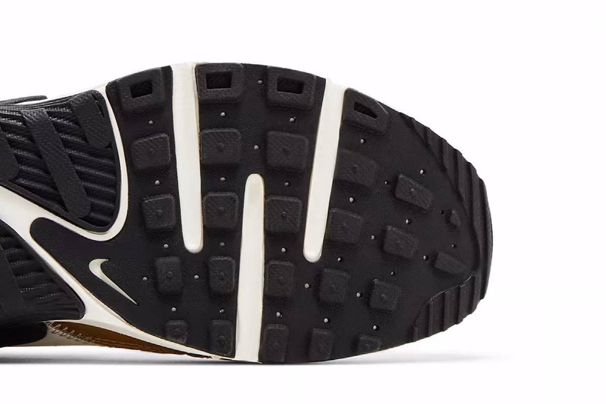 Nike Women's Air Max Excee Phantom Metallic Gold, view 6