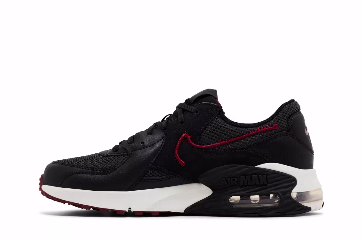 Nike Air Max Excee Black Team Red, view 4