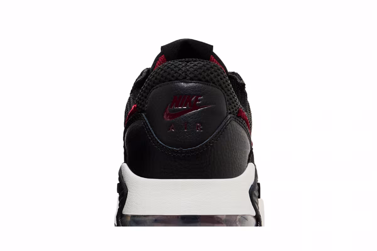 Nike Air Max Excee Black Team Red, view 8