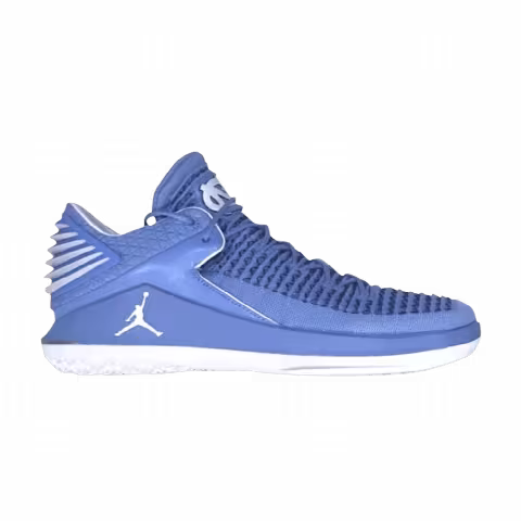 Air Jordan 32 Low 'UNC' PE