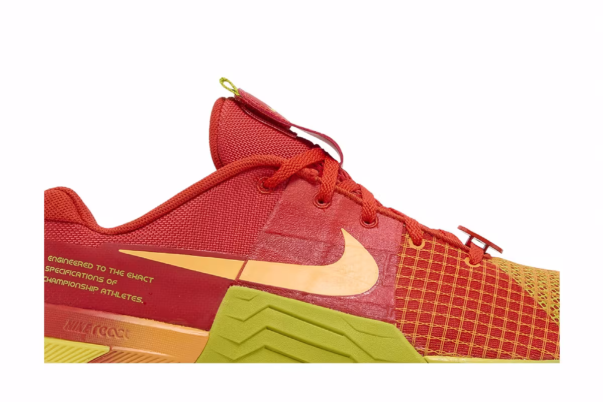 Nike Metcon 8 AMP Picante Red Bright Cactus, view 3