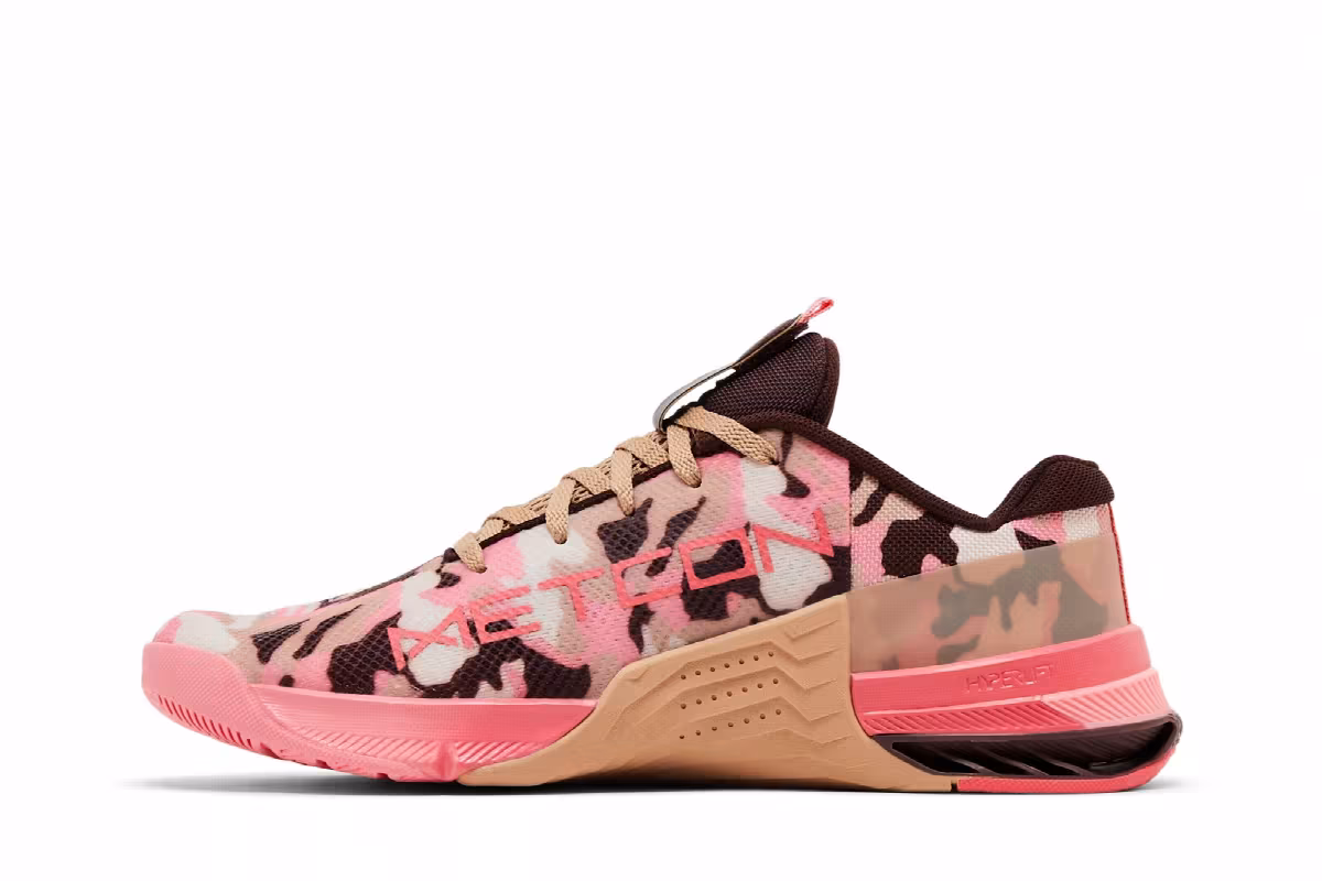 Nike Women's Metcon 8 AMP Coral Chalk Camo, view 4