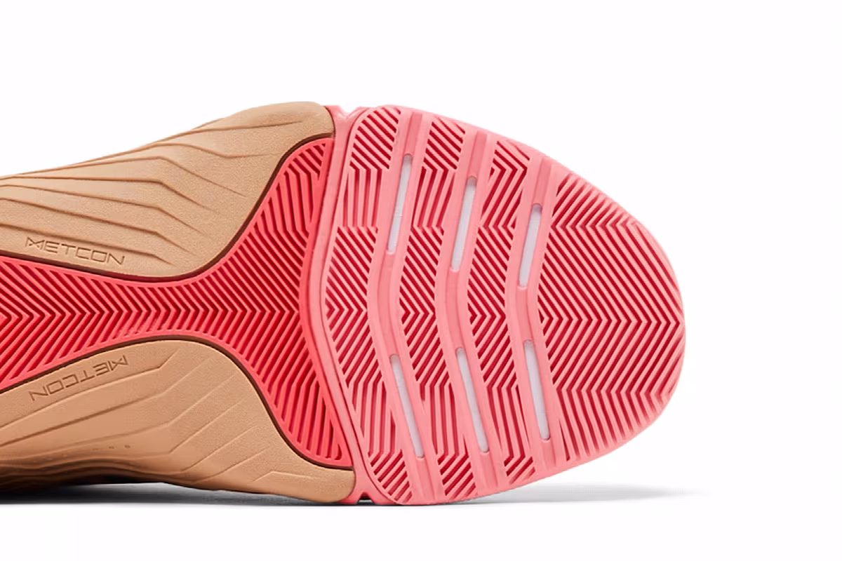 Nike Women's Metcon 8 AMP Coral Chalk Camo, view 6