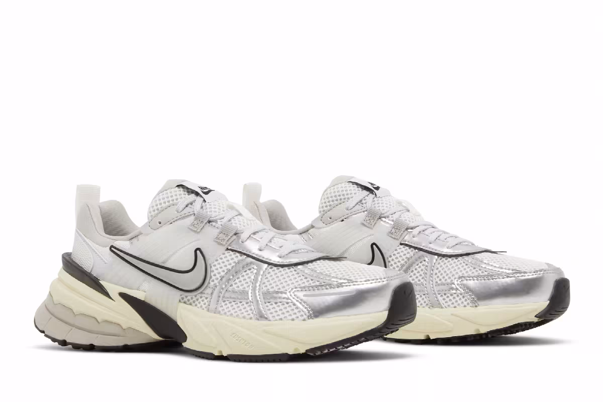 Nike Women's V2K Run Summit White, view 9