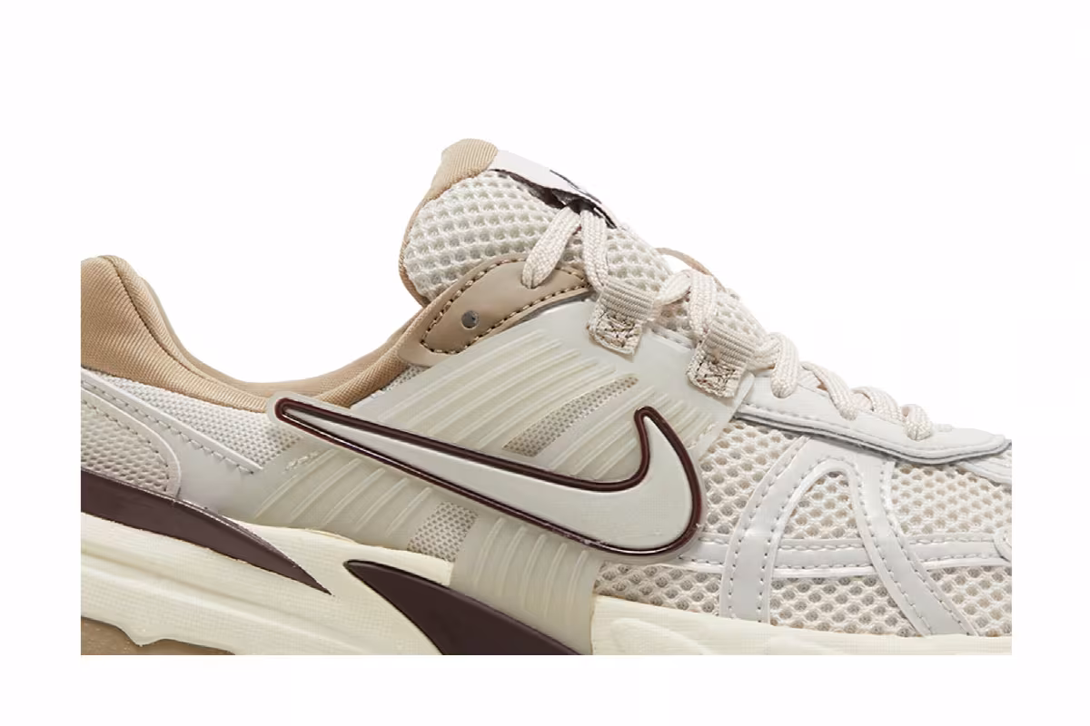 Nike Women's V2K Run Light Orewood Brown, view 3