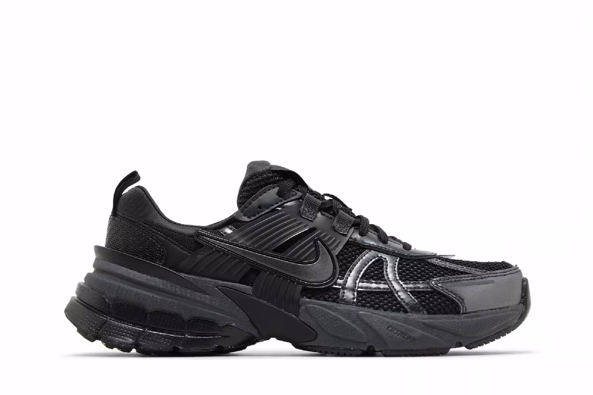 Nike Women's V2K Run Black Anthracite, view 2