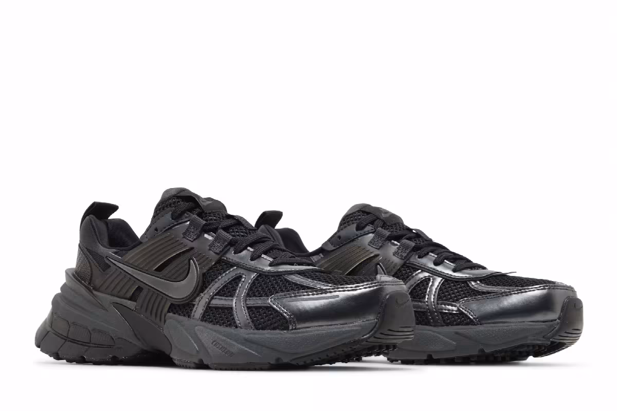 Nike Women's V2K Run Black Anthracite, view 9