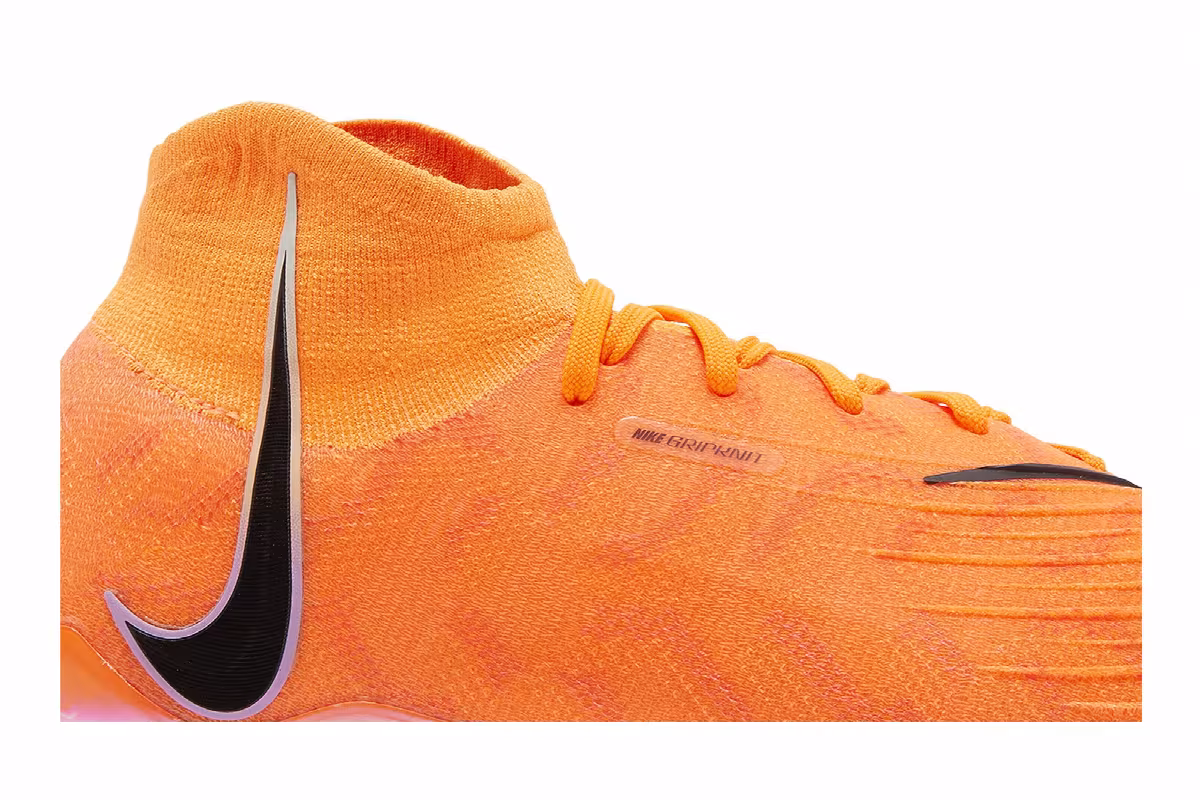 Nike Women's Phantom Luna Elite NU FG United Pack, view 3