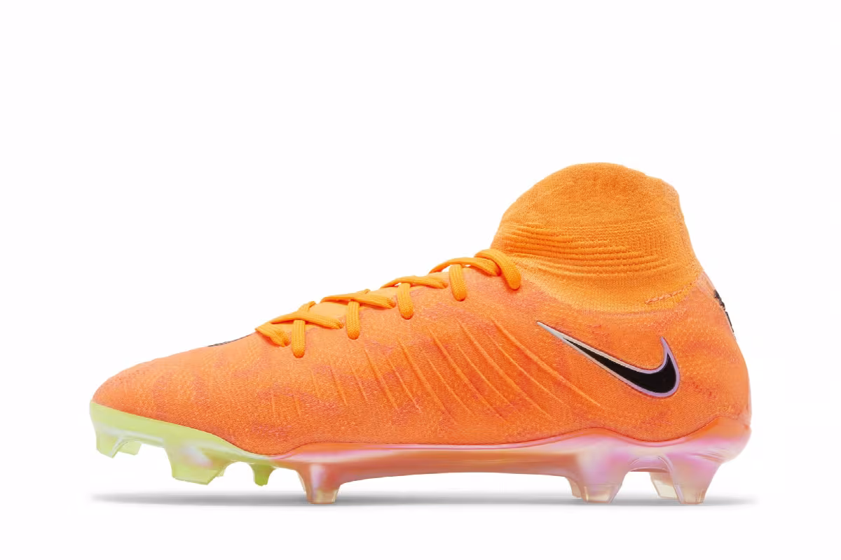 Nike Women's Phantom Luna Elite NU FG United Pack, view 4