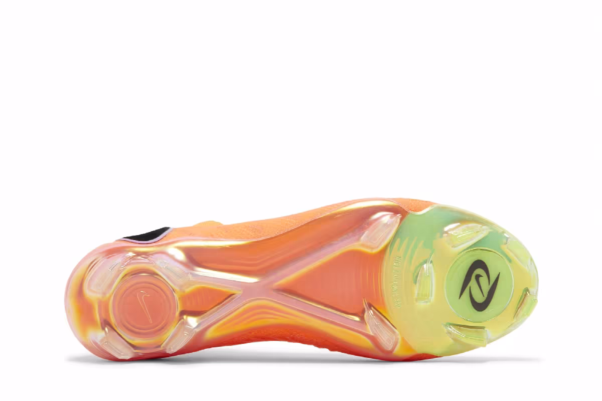 Nike Women's Phantom Luna Elite NU FG United Pack, view 5