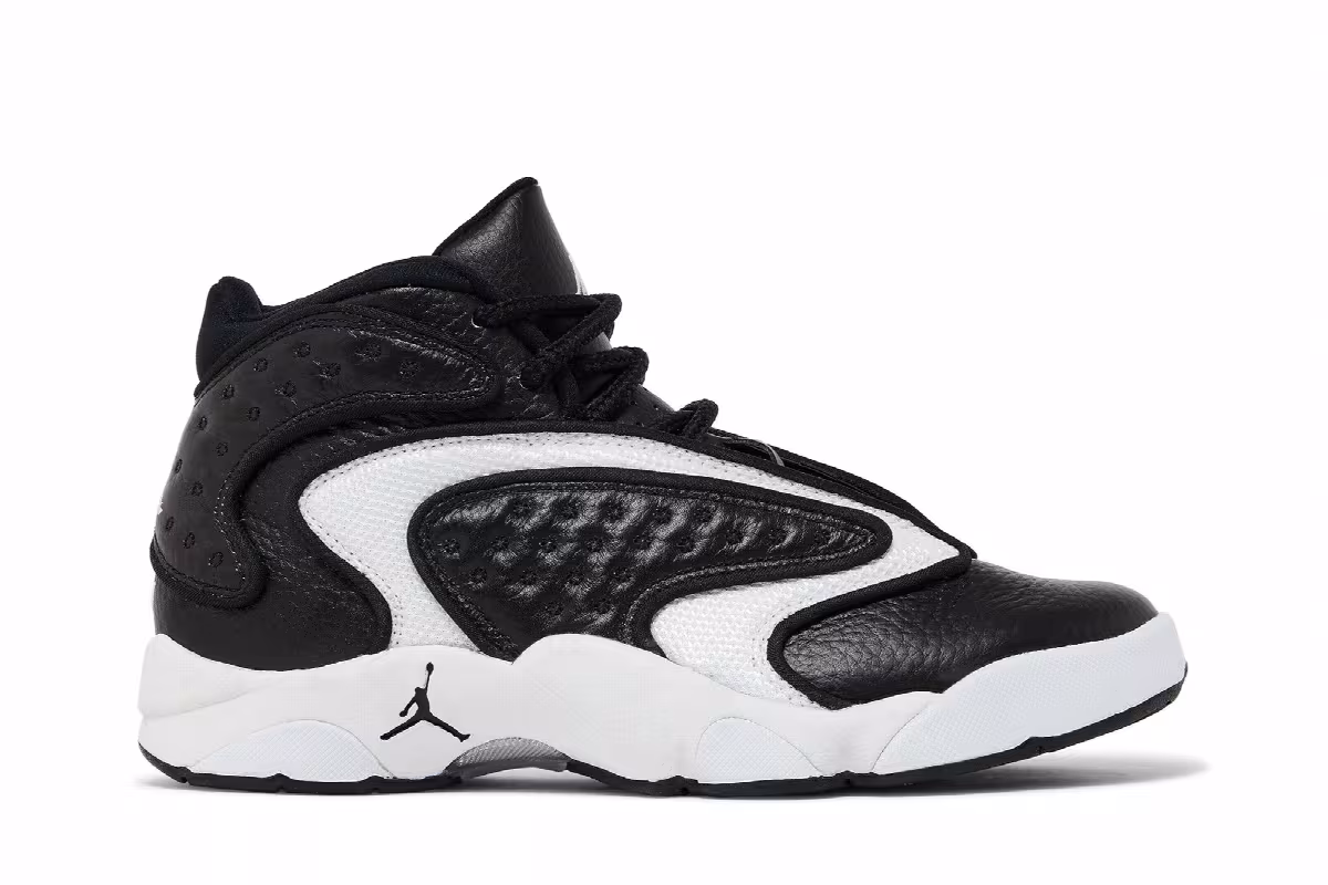 Women's Air Jordan OG Black Toe, view 2