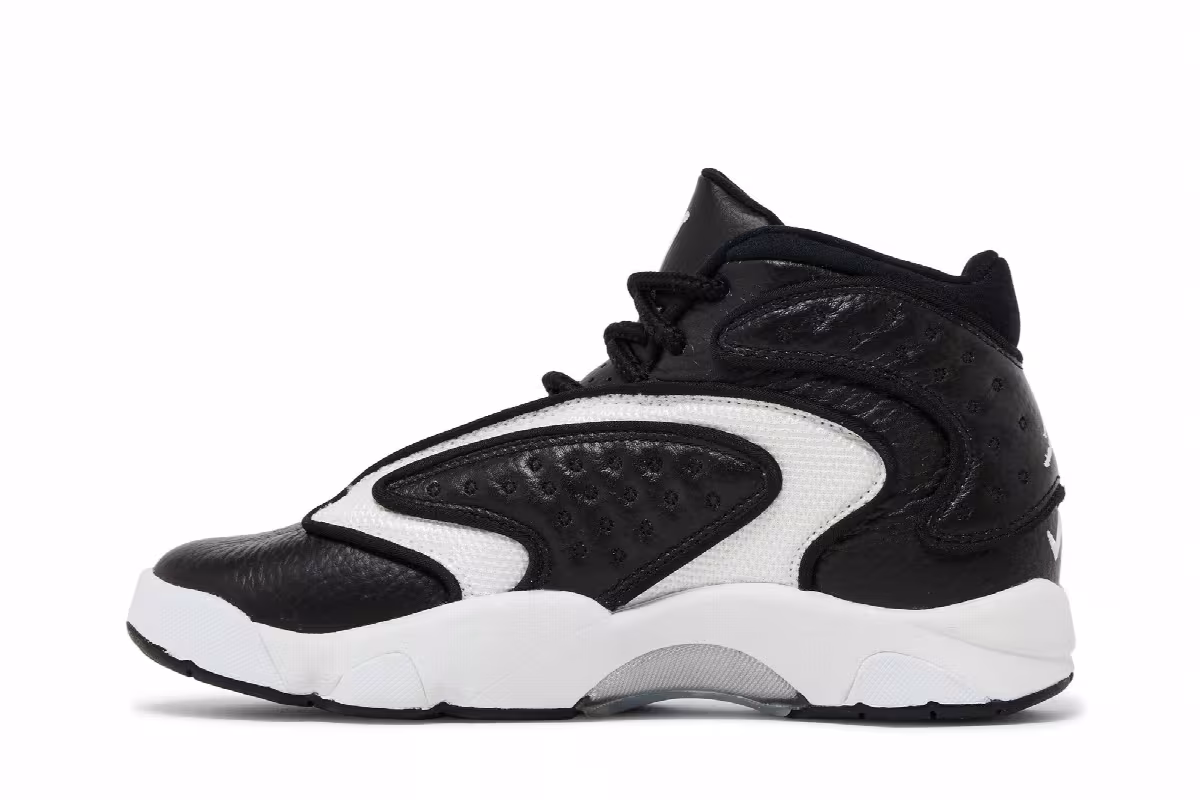 Women's Air Jordan OG Black Toe, view 4