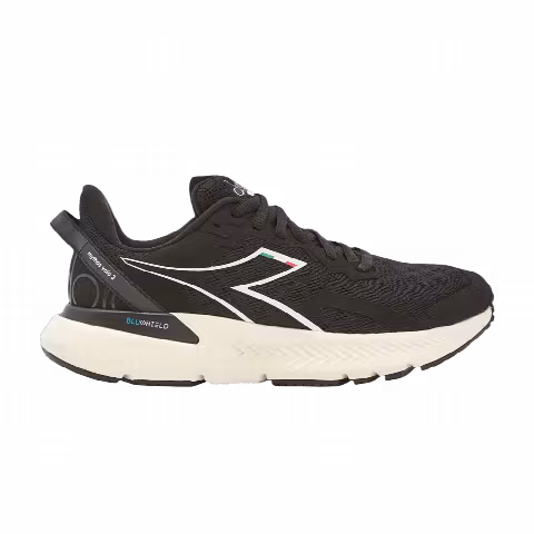 Diadora Wmns Mythos Blushield Volo 3 'Black Whisper White'