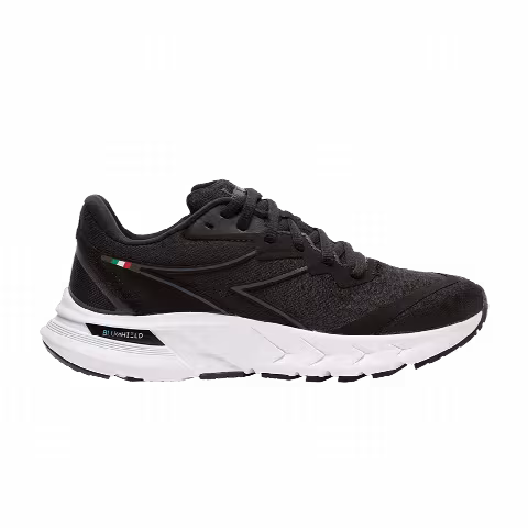 Diadora Wmns Mythos Blushield Volo Hip 2 'Black'