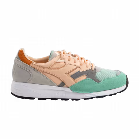 Highsnobiety x Diadora N9002 'Berlin'