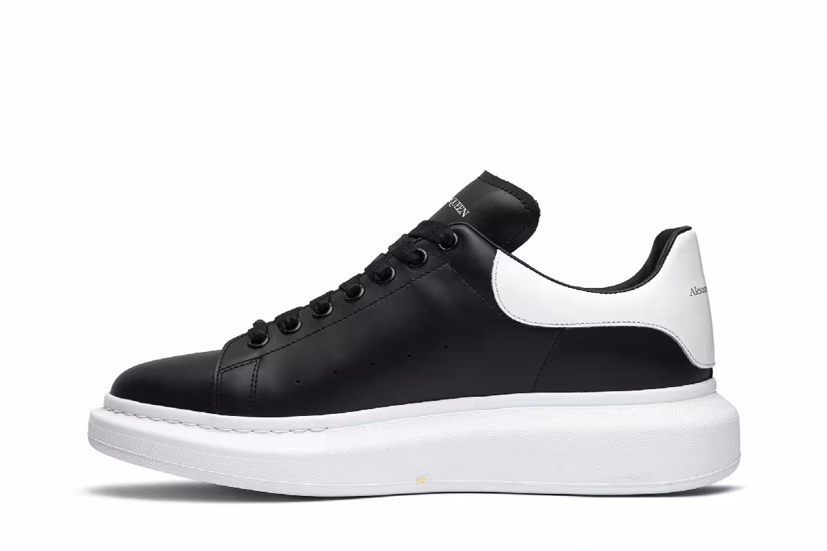 Alexander McQueen Oversized Sneaker Black White, view 4