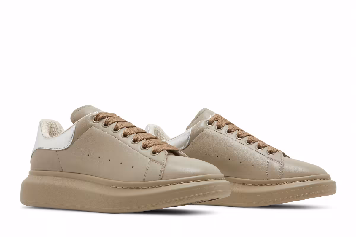 Alexander McQueen Oversized Sneaker Beige Silver, view 9