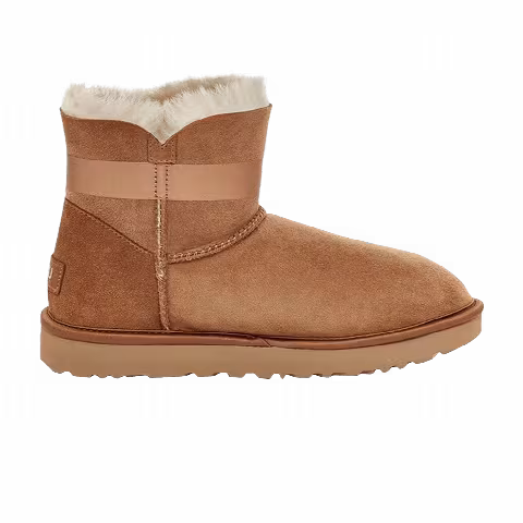 UGG Wmns Karlie Brooch Boot 'Chestnut'