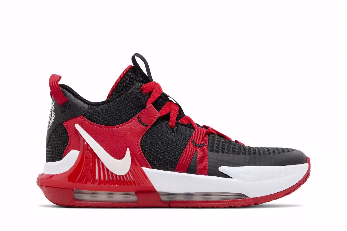 Nike LeBron Witness 7 GS Bred, view 2