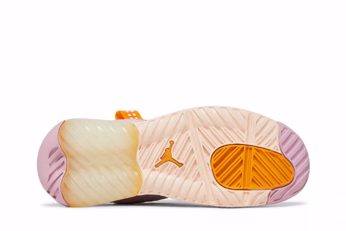 Air Jordan MA2 GS White Light Arctic Pink Gold, view 5