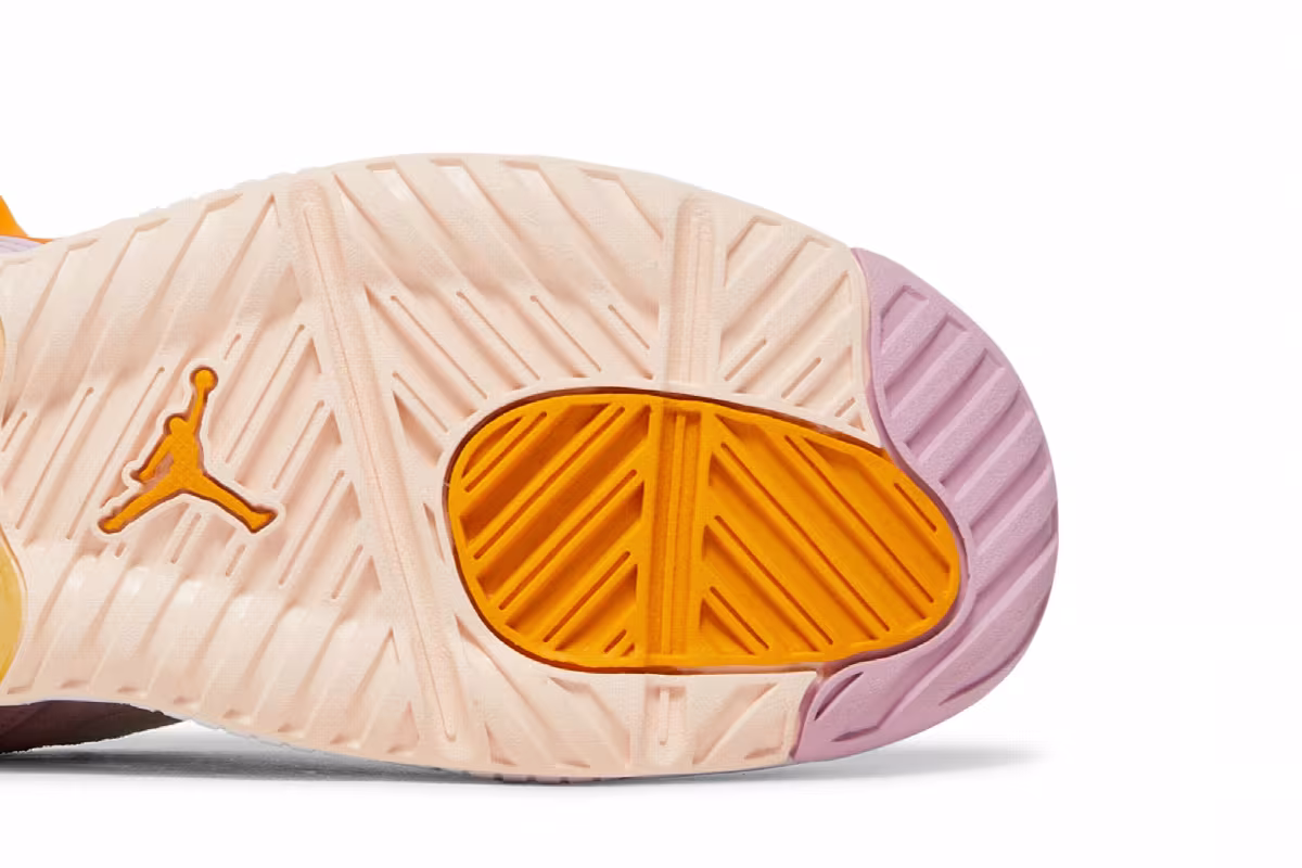 Air Jordan MA2 GS White Light Arctic Pink Gold, view 6