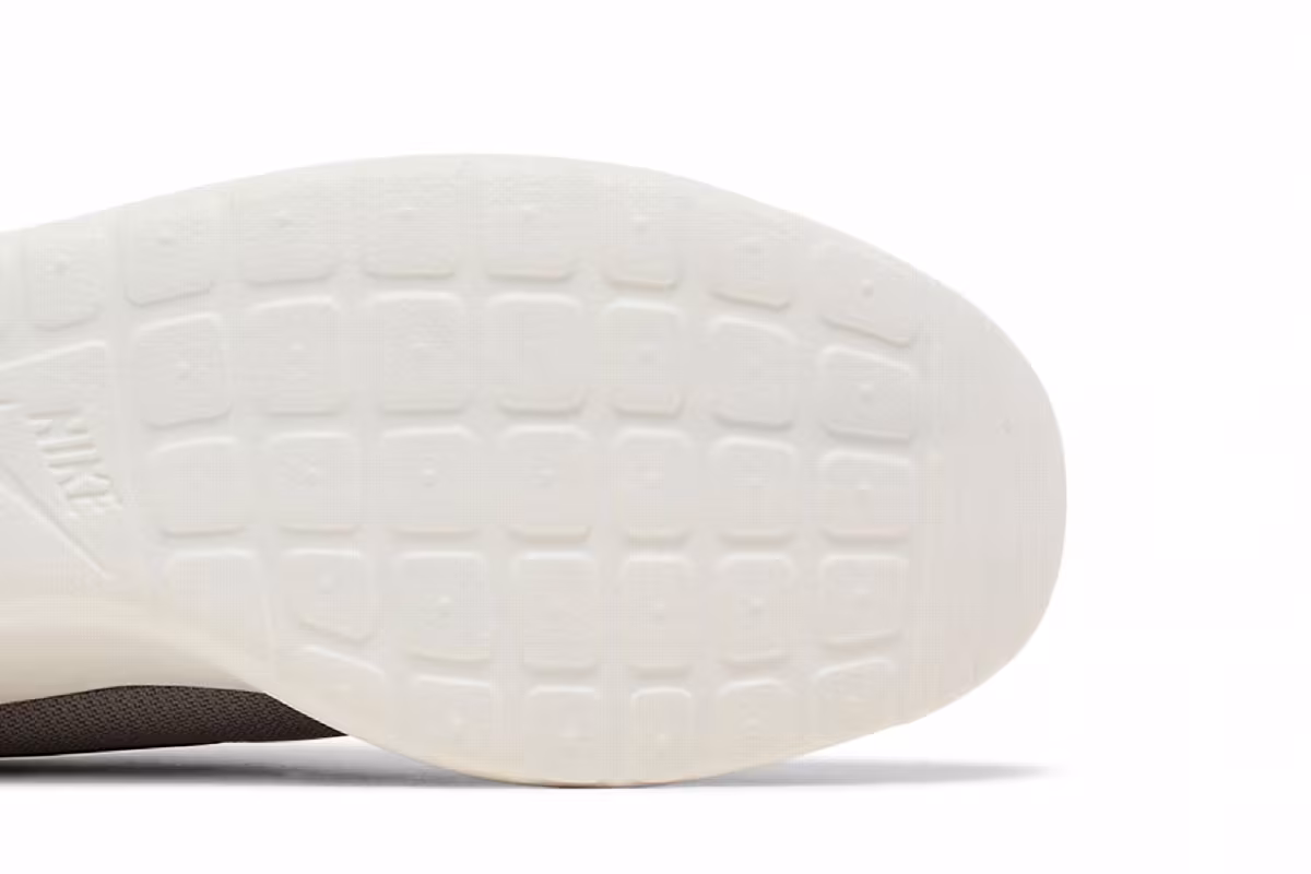 Nike Roshe One Light Taupe, view 6