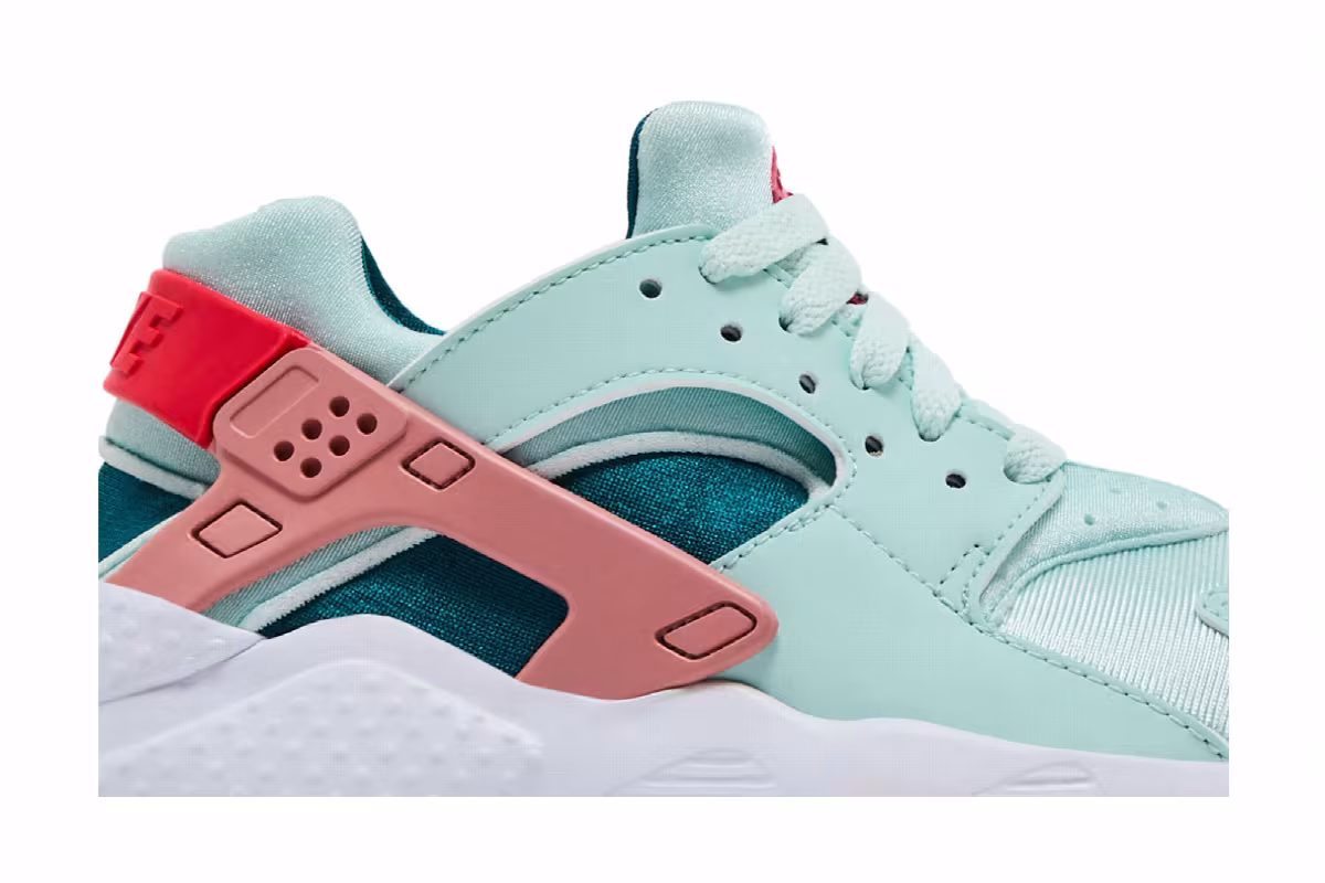 Nike Huarache Run GS Jade Ice Red Stardust, view 3