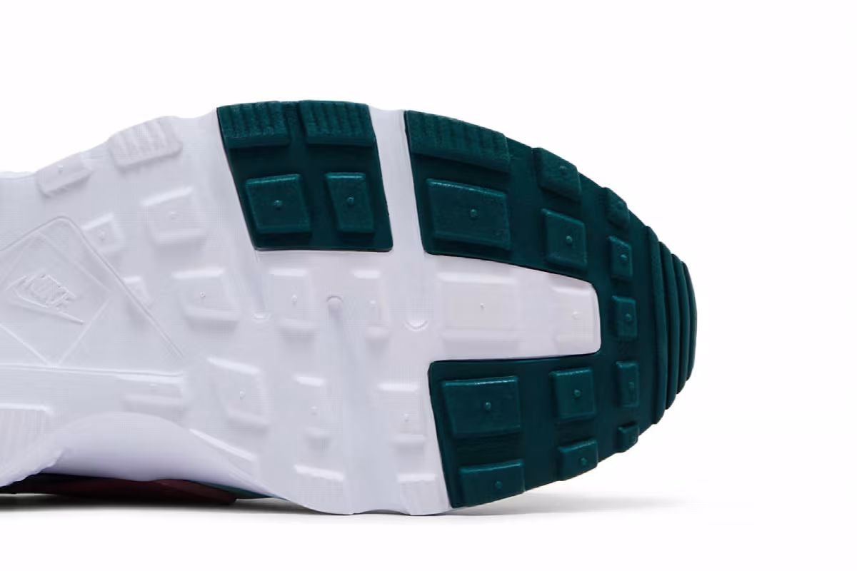 Nike Huarache Run GS Jade Ice Red Stardust, view 6