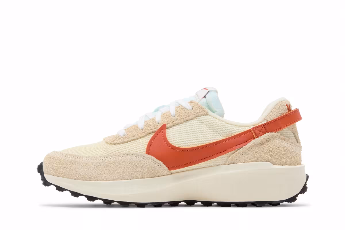 Nike Women's Waffle Debut Vintage Muslin Campfire Orange, view 4