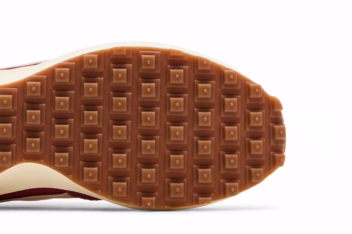 Nike Women's Waffle Debut Vintage Adobe Sail, view 6