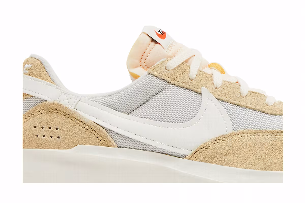 Nike Women's Waffle Debut Vintage Light Bone Sail, view 3