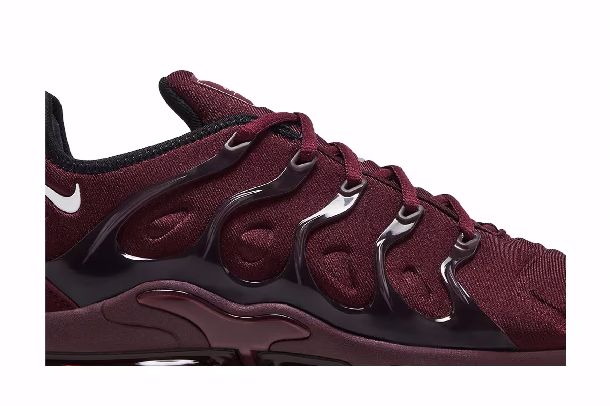 Nike Air VaporMax Plus Night Maroon, view 3