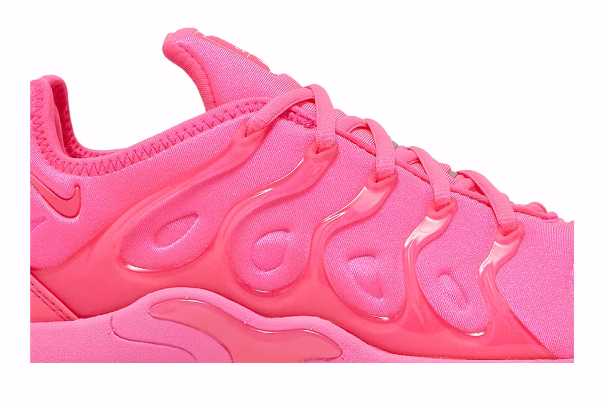 Nike Women's Air VaporMax Plus Hyper Pink, view 3