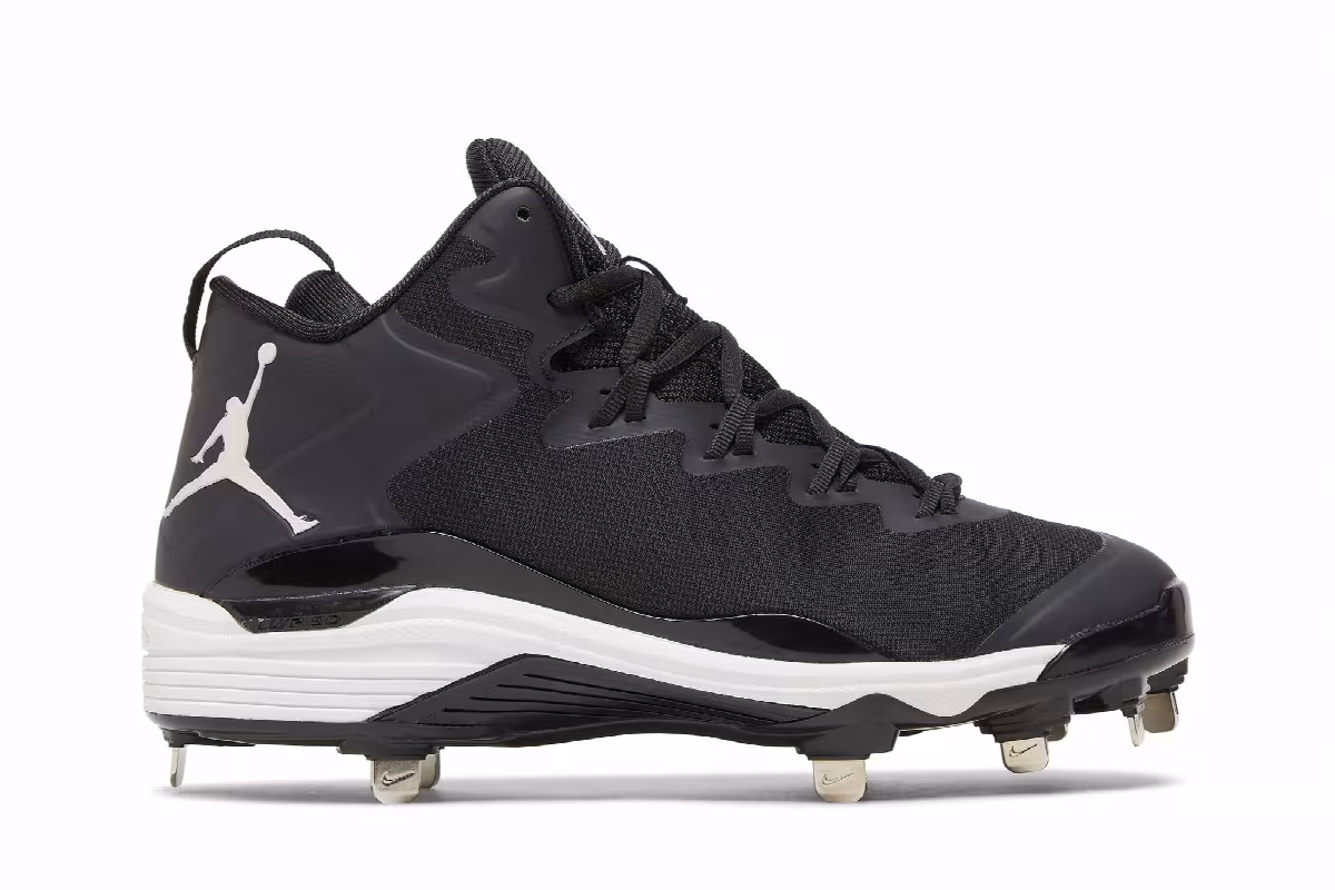 Air Jordan Superfly 3 Mid Cleat, view 2
