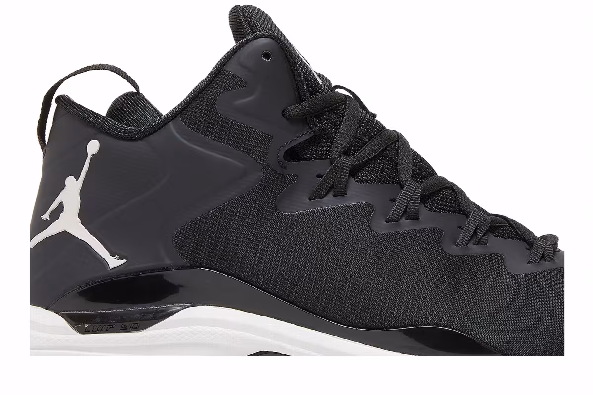 Air Jordan Superfly 3 Mid Cleat, view 3