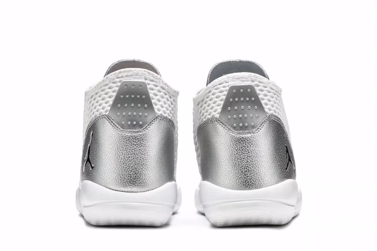 Air Jordan Reveal Metallic Silver, view 7