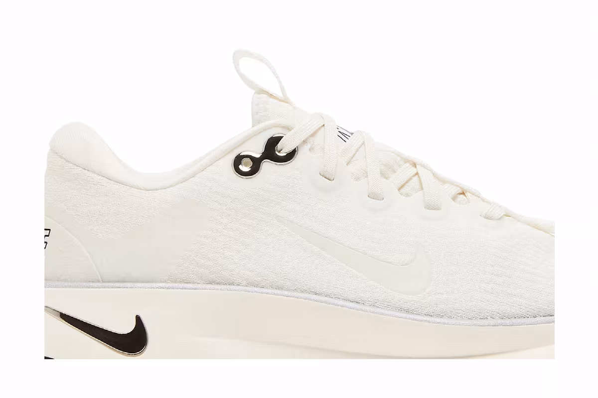 Nike Women's Motiva Summit White Black, view 3