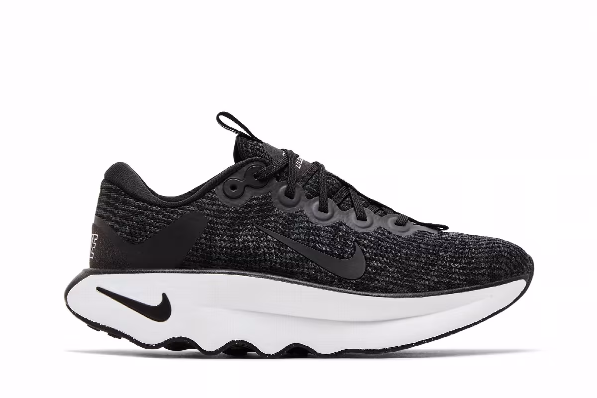 Nike Women's Motiva Black White, view 2