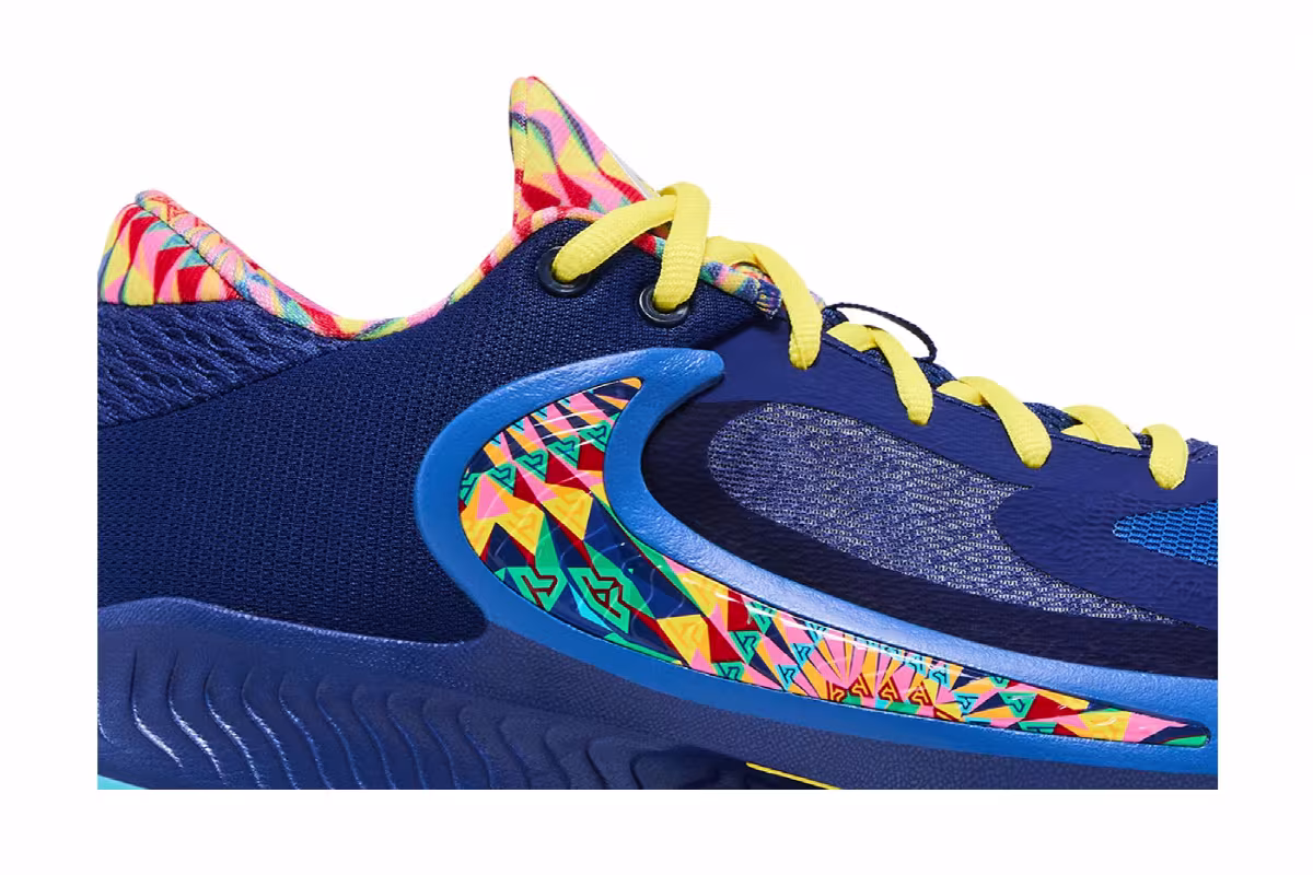 Nike Zoom Freak 4 SE GS Kaleidoscope, view 3