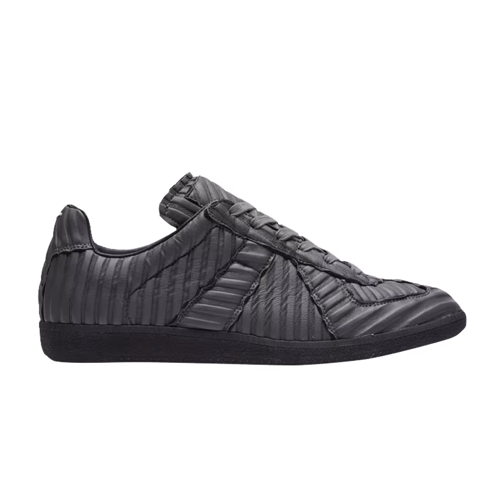 Maison Margiela 22 Replica Low Top Sneaker Black 3D