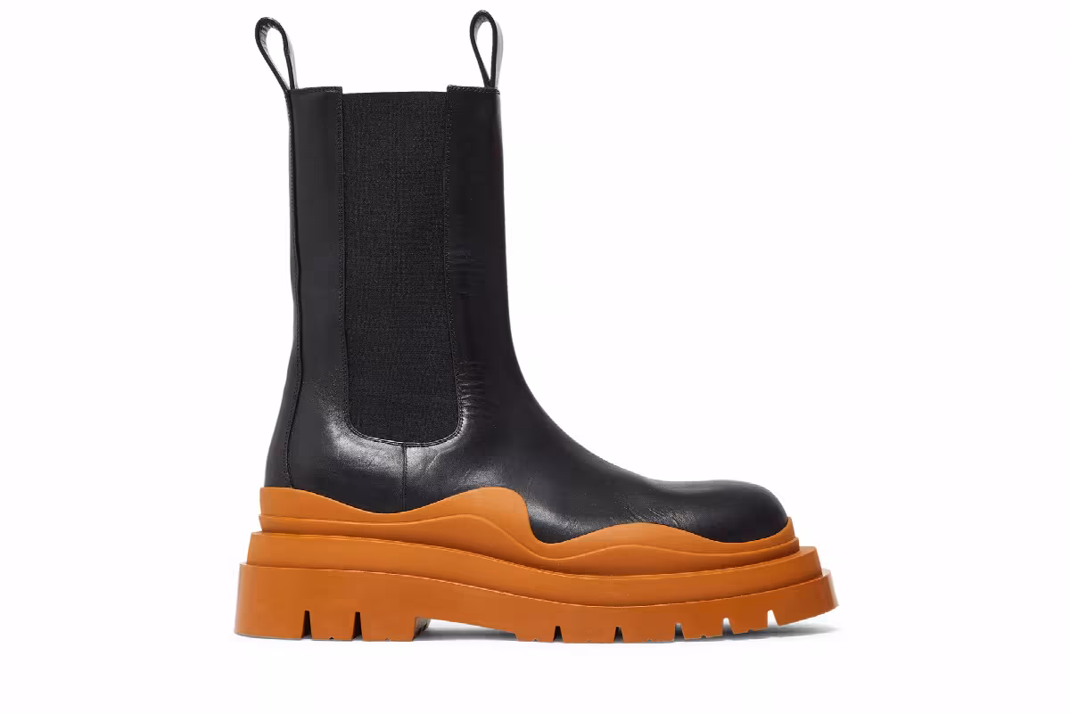 Bottega Veneta Tire Boot Black Cognac, view 2