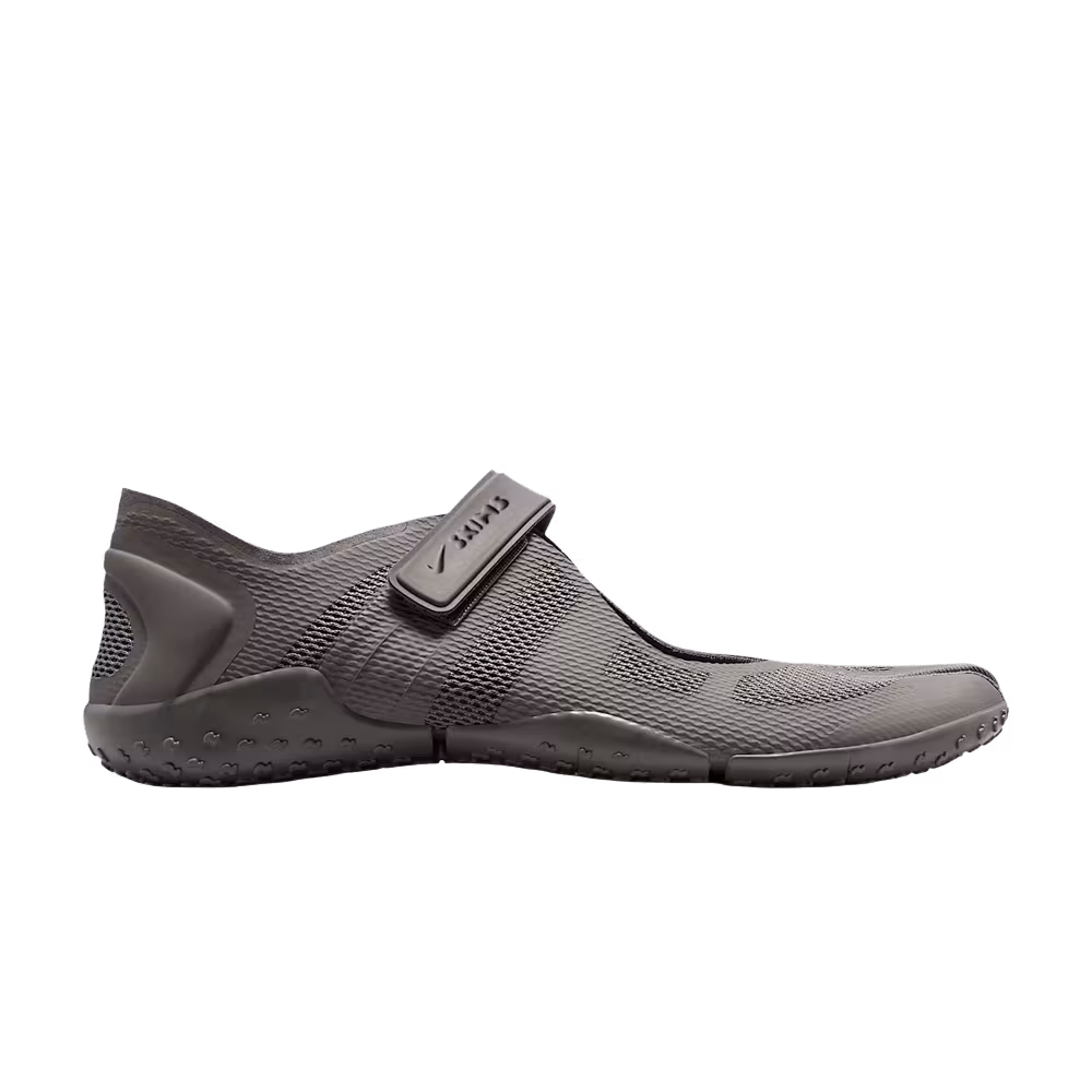 Nike Women's Skims Rift Mesh Cave Stone